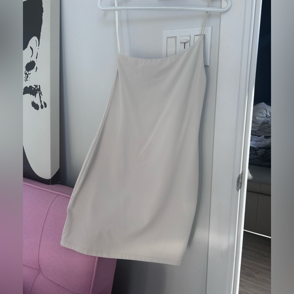 Aritzia Dress Matte Pearl M - Picture 3 of 4